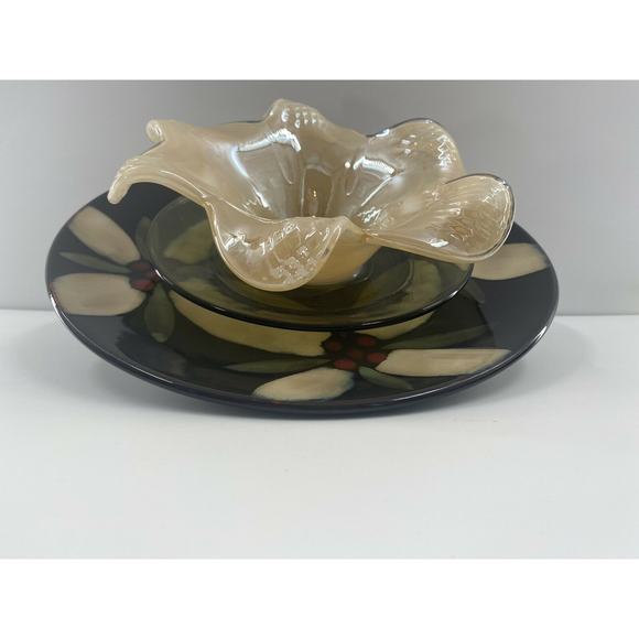 Suncatcher Yard Art Layered Flowers Tulip Tiered Repurposed Glass Garden Art - Picture 9 of 12